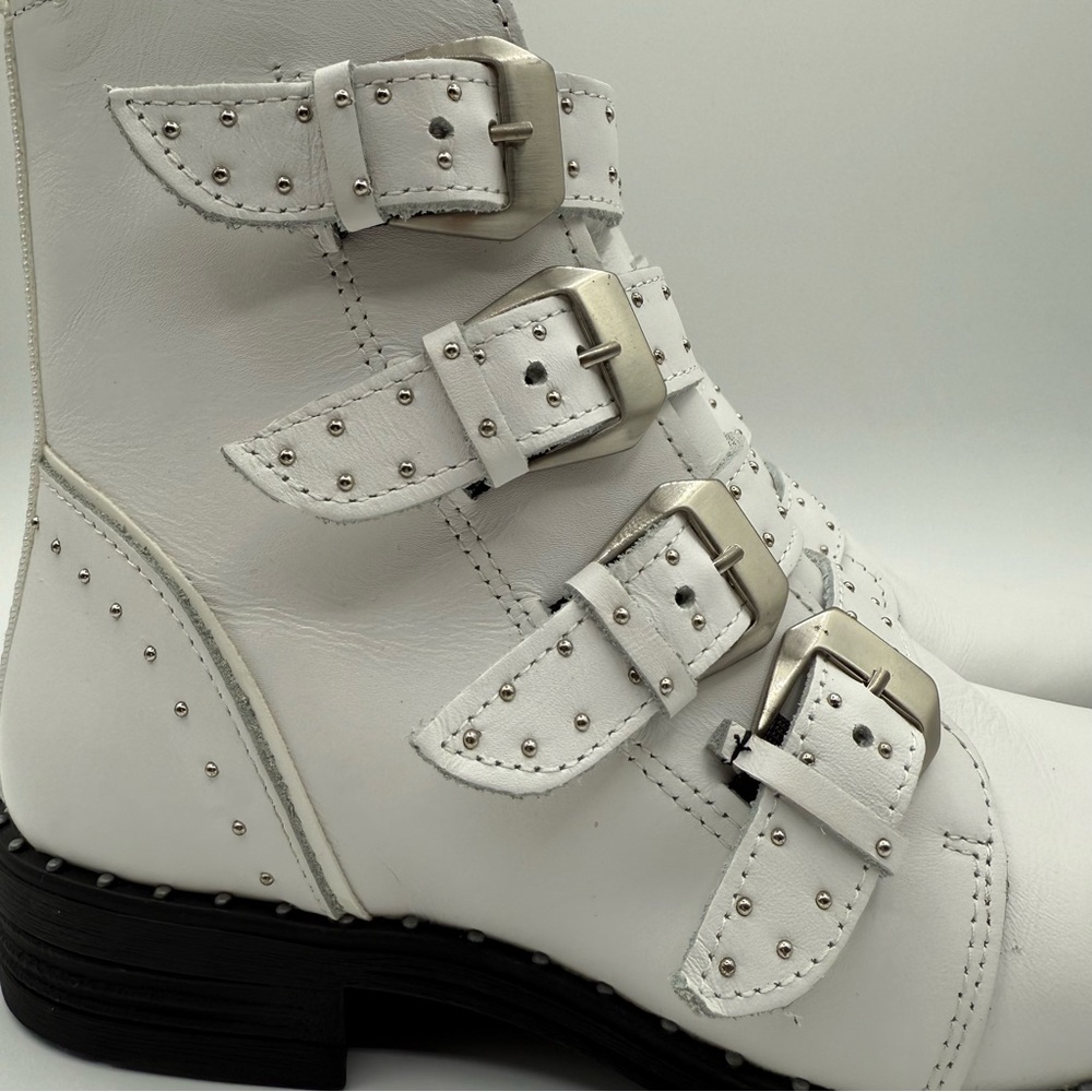 Steve Madden Pursue Moto Ankle Boots White Leather Buckle Studded 7M - Picture 8 of 16